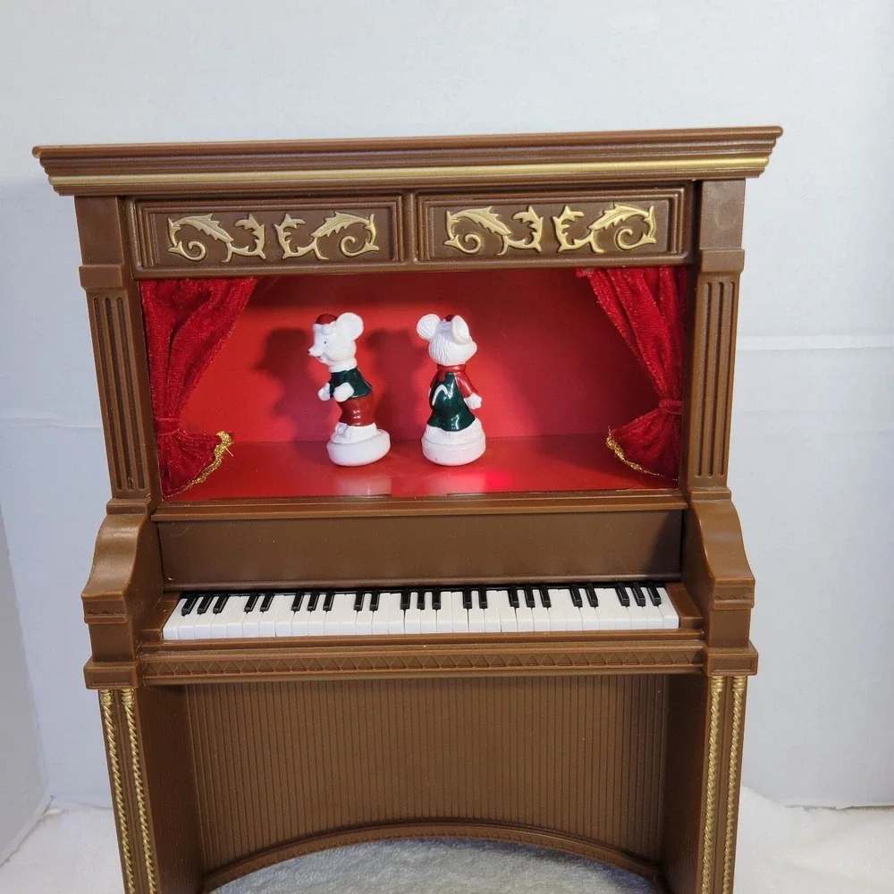 Magical Holiday Self Playing Piano With Dancing Mice 12 Classic Xmas Songs Play